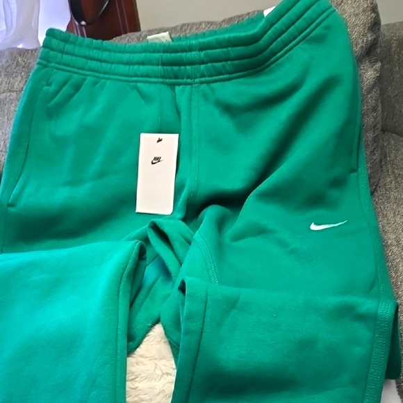 Nike Mens Green Sweatpants - Picture 1 of 7